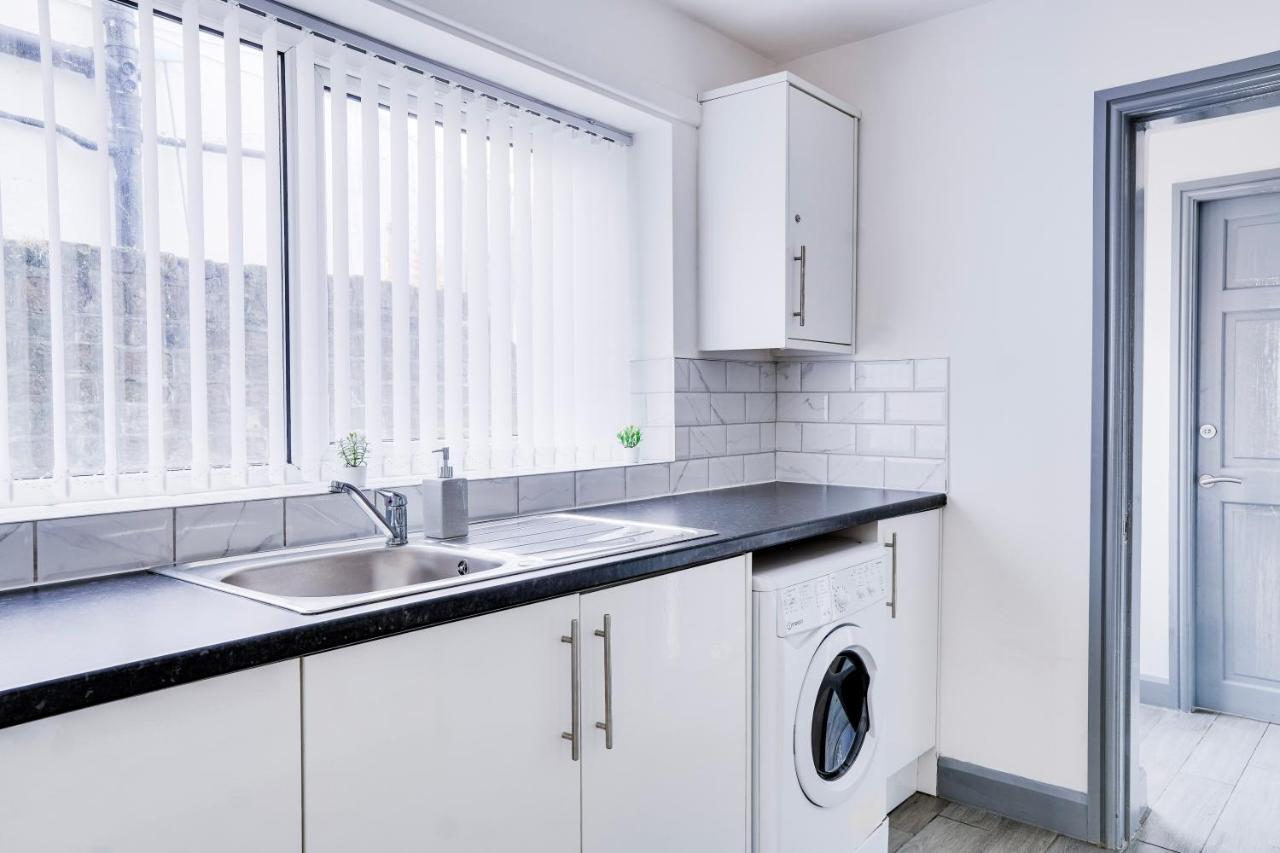 Cosy 3 Bedroom House Near Anfield Stadium ลิเวอร์พูล ภายนอก รูปภาพ